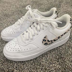 Nike low court vision shoe